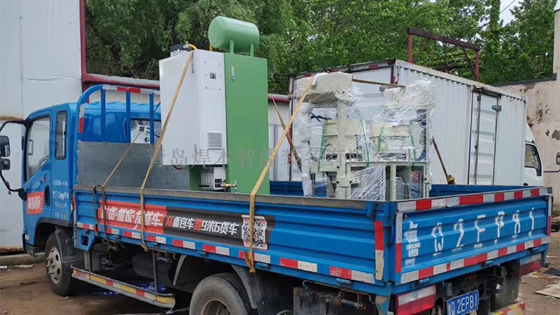 焊本中頻點焊機(jī)配螺母機(jī)發(fā)貨1