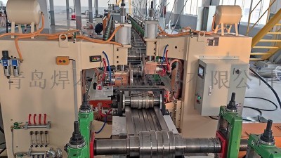 五菱車廂板生產(chǎn)線配置焊本中頻滾焊機(jī)