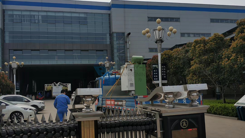 青島三利焊本中頻點焊機1